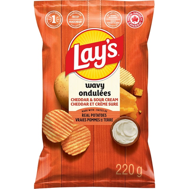 Lay's Wavy Cheddar & Sour Cream Potato Chips, 220 g